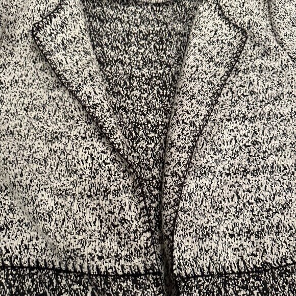 CHICOS WOMENS BLACK AND GRAY SIZE SMALL (CHICO'S 1) CARDIGAN SWEATER - Picture 5 of 9